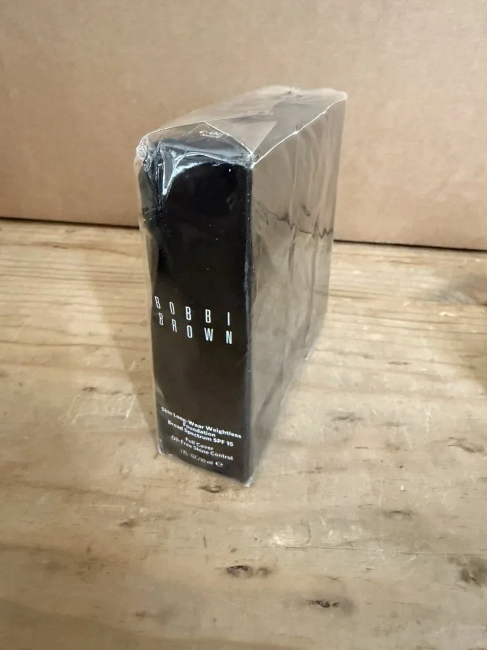 Bobbi Brown Weightless Skin Foundation - C-084 Almond - SPF 15 - X3
